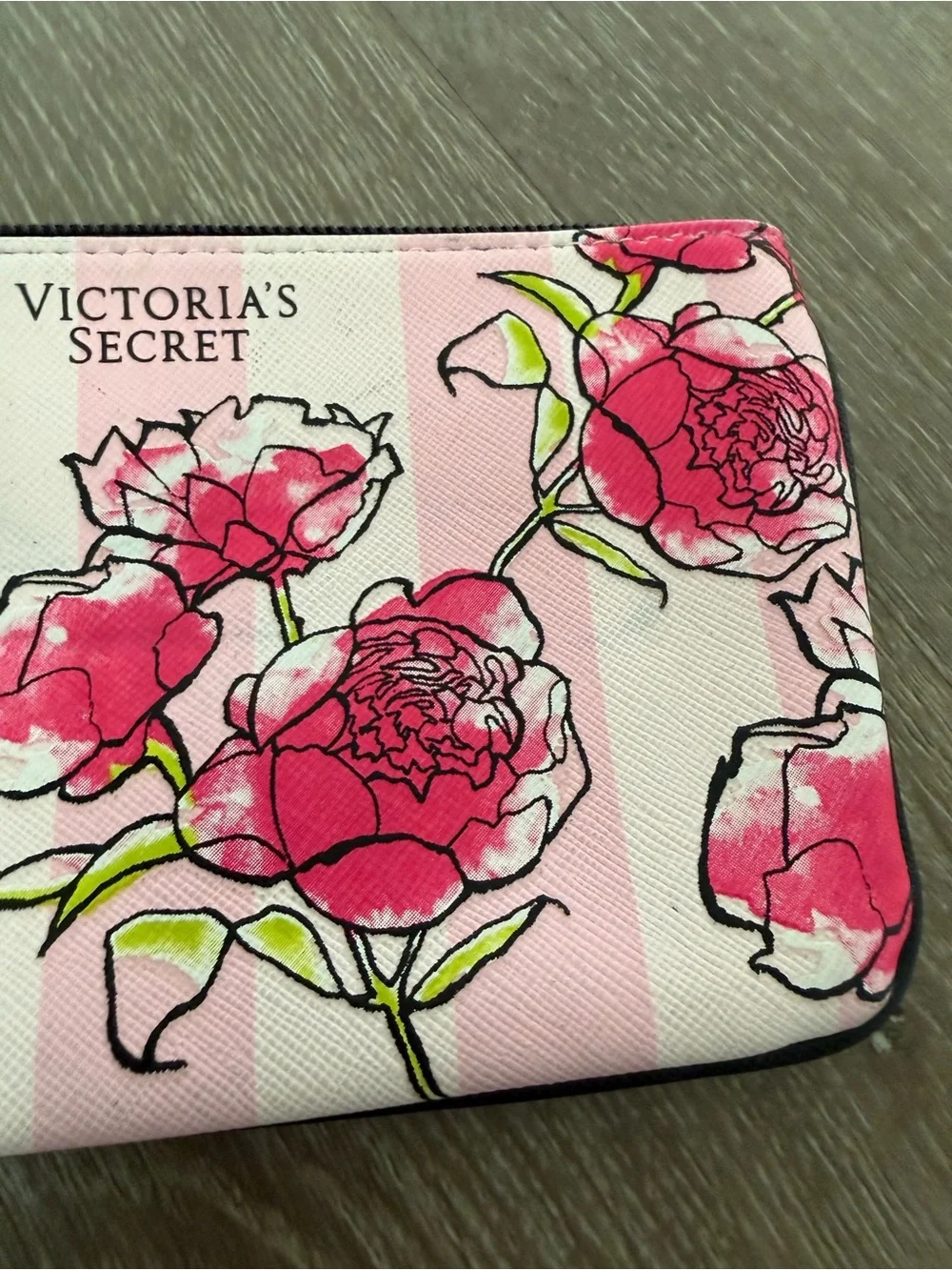 Victorias Secret compact cosmetic